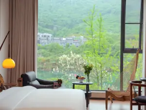 見山·不是山 | Mountain Echo江景度假民宿（郴州資興東江湖店）