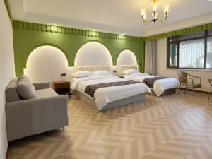 Western Domain Ming She Hotel (Yazhong Mall Huijia Times Changji Shopping Center)