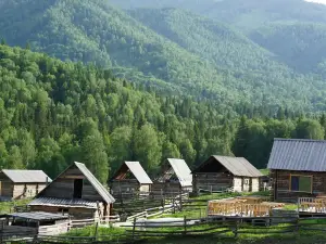 禾木契巴羅衣リゾート山荘