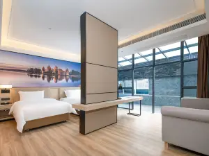 Vienna International Hotel (Guyi New Town Wine Street)
