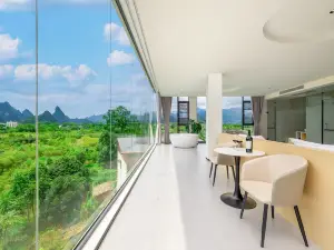 Yintianju Panoramic Light Luxury Hotel (Xingping Ancient Town)