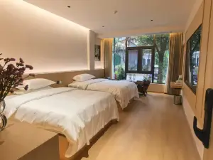 武定巷来巷往酒店