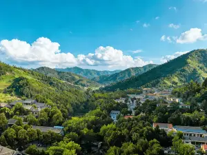 花築 暁初 山景美学デザイナー リゾート民宿（泰山紅門登山口）