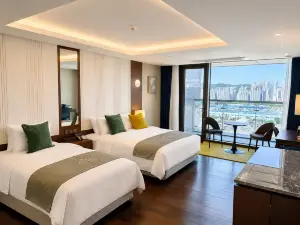 Western Palace Hotel