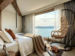 瀘沽湖桃之夭夭湖景星空度假酒店
