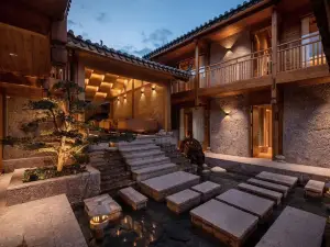 Yijian Yunkuan · Beyond Streams & Hills｜Laid‑back Days Panoramic Private‑Tub Retreat (Sifang Street)