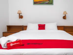 เรดดอร์ซ แอท โฮเทล ดามานากะ ปางาเลงัน