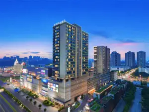 Wanda Yue, Luzhou Bubugao Square