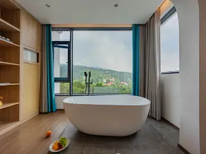 โรงแรมเกาหยี่ ลูซาน (สาขา ซูเต้า รุ่ยฉิน เลคไซด์)