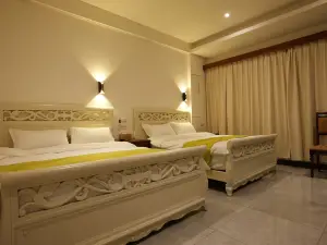 Lemuju Hotel