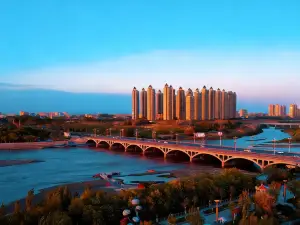 伊寧·星空閣｜FullmeAerialviewCinema 飯店（伊犁河景區店）