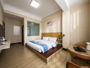 Nanzhao Cheap Hotel (Weishan Ancient City High-speed Railway Station Branch)