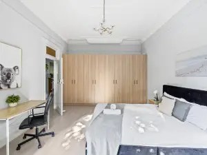 Smart Stay in Lindfield – Near Transport & Shops
