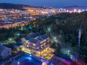 Floral Hotel·Zen Inn Yunben Courtyard (Weihai Huancuilou Park Branch)