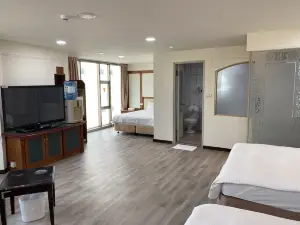Enjoy Square Hotel