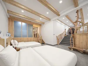 Mu Yi · Log Style Homestay (Yanda Internet-famous Wall)
