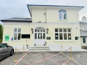 Wrexham Llyndir Hotel by Belvilla