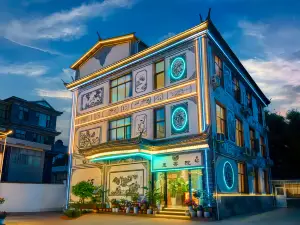 Yunqi Classic Bai Homestay (Weishan Ancient City)