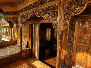 Baktoo Palace premium Houseboat