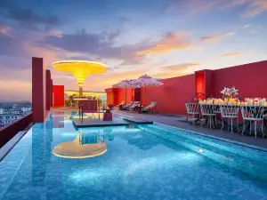 Z Hotel | Sky Secret VISTA (Mangshi Tree-wrapped Pagoda Scenic Spot)