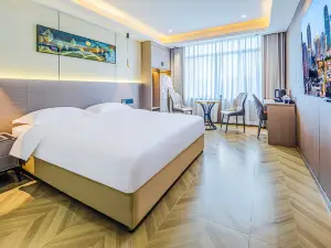 Huayi Smart Hotel (Chongqing Jiefangbei Pedestrian Street Shiba Ti)