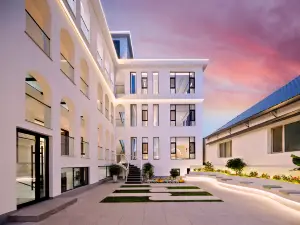 Nazhen Xiaolou · Excellencyyl · Courtyard Vacation Boutique Stay (Nalati Scenic Area)