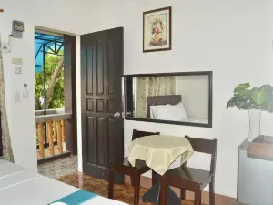 Nanette's Tourist Inn | Near Beach & Town