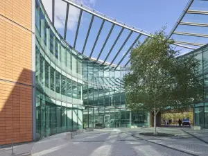Studios in Central Bracknell, 30mins from London
