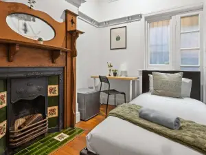 Kensington Room - Central & Affordable
