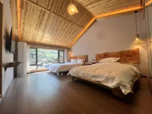 Lingxi Yaju Homestay (Dehang Grand Canyon Scenic Area)