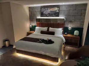 Yuan Fei Hotel (Haibei Qilian People's Square)
