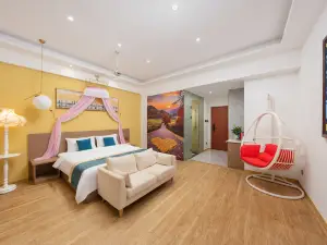 Lijing Light Luxury Apartment (Ningde Railway Station)