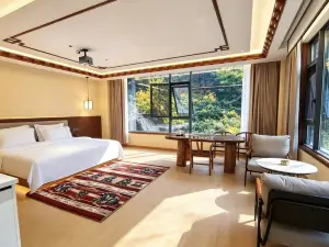 Heishui Songzan Linxi Grand Hotel