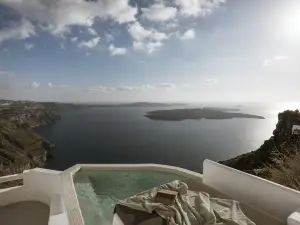 Aqua Luxury Suites
