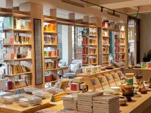 山峰的書房|苗侗沉浸式慢生活民宿（凱里苗侗風情園貴州村T店）