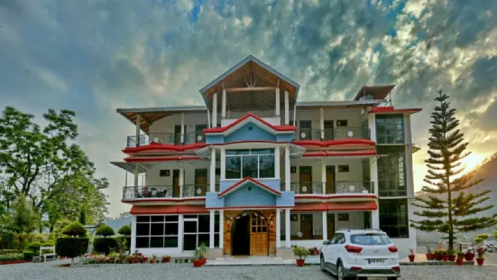 Hotel Sapphire Inn Bhimtal, Kaichi Dham - Parking Facilities - Best Luxury Hotel in Nainital