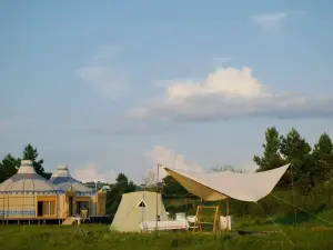 DoulegenLuxury nomad camp