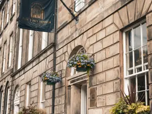 New Town Hotel