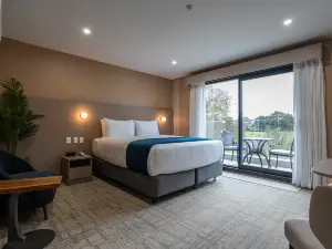 Serene suites