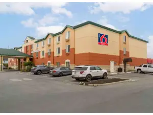 Studio 6 Extended Stay Findlay Tiffin Avenue OH