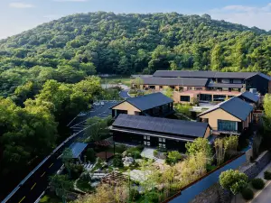 花築·鳴野秋廬度假民宿（廬山風景區北門換乘中心店）