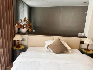 Yuerong Shanyuan Homestay