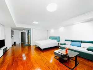 Mingyueju Boutique Audio-Visual Apartment (Shenyang North Railway Station Huafu)