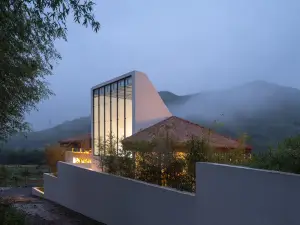 Yuanshe Huaigu Private Soup Stream Tracing Holiday Homestay(Yelin Garden Camp)