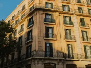 Lamaro Hotel