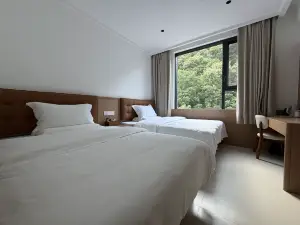 Foping Shanyue Xiju Homestay