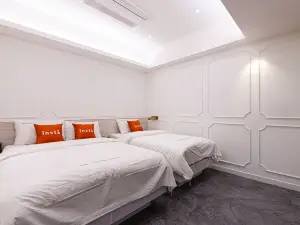 Insta Hotel-MainBranch