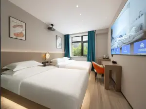 Erman Hotel (Near Sanlitun and Chaoyangmen Subway)