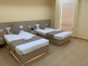 5 ° N latitude Homestay