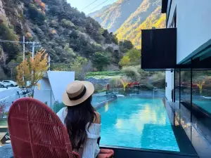 The Evening Mountain Range in Bipang Valley